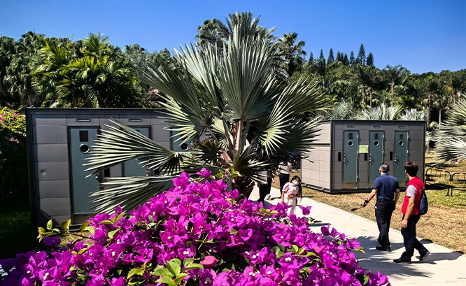 2024深圳莲花山公园簕杜鹃花展移动公厕服务